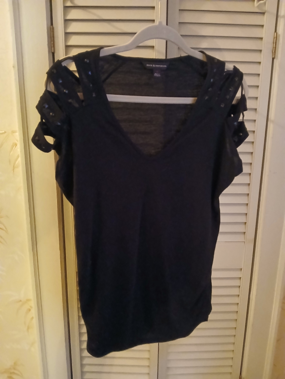 Rock & Republic Black Studded Cold-Shoulder V-Neck Tank